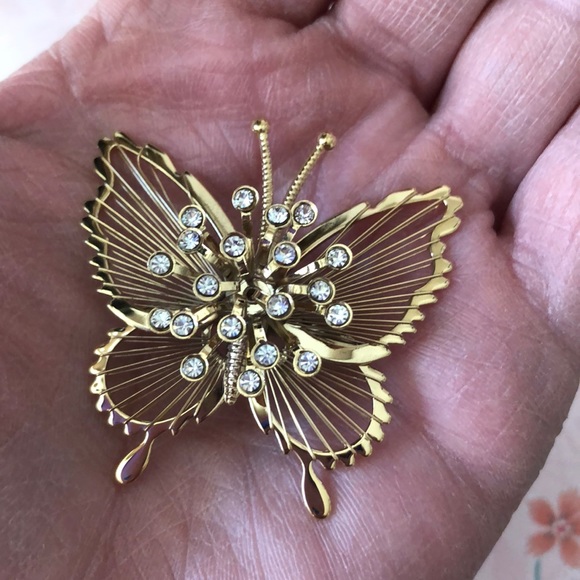 Gorgeous NEW Vintage Monet Signed Butterfly Brooch - Picture 3 of 4